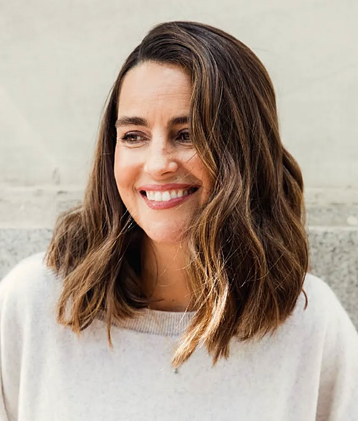 Imagen secundaria 2 - Arriba, la pareja junto al fallecido Aless Lecquio y su madre Ana Obregón; en medio una romántica foto del matrimonio, y abajo, una imagen reciente de María publicada en su perfil de Instagram.